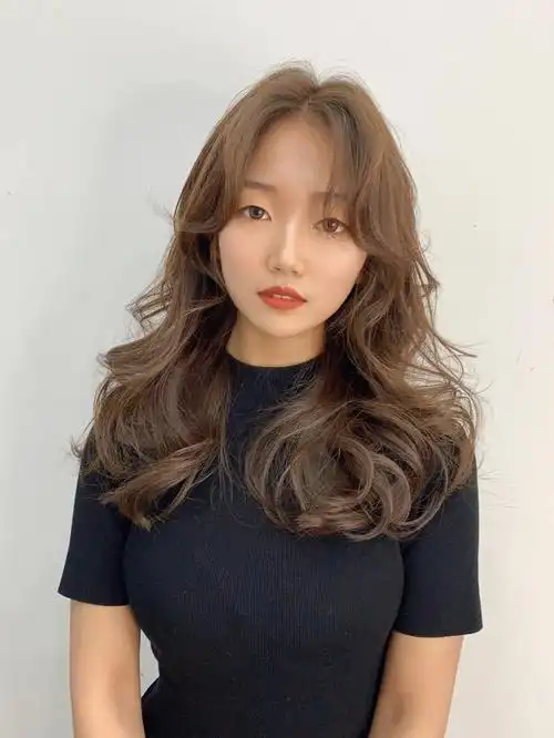 2021秋冬季必染发色榛果米棕色