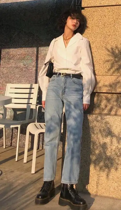 牛仔裤配哪种鞋好看,牛仔裤配什么鞋最合适