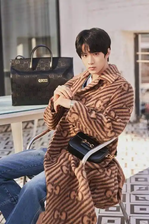 [消息]没见过的gucci男模刘耀文 未成年人的魅力已经尽数体现