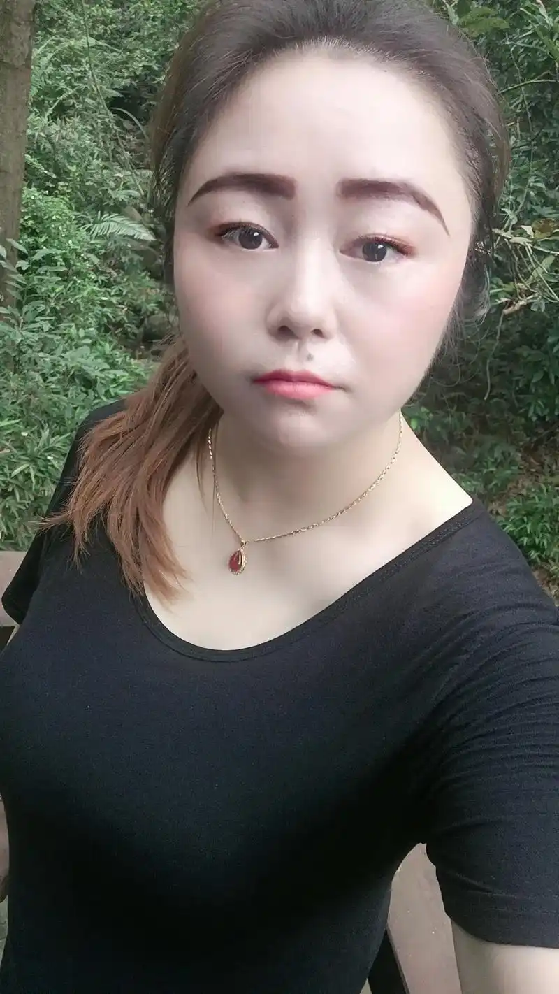 现实生活中,女人真正的安全感并不是一个男人;而是来自自己经济 - 抖