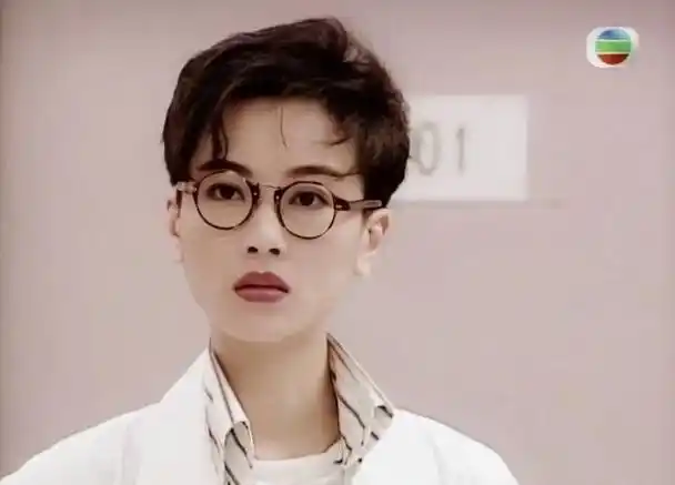 国字脸女明星发型短发(能驾驭短发造型的女星)(8)