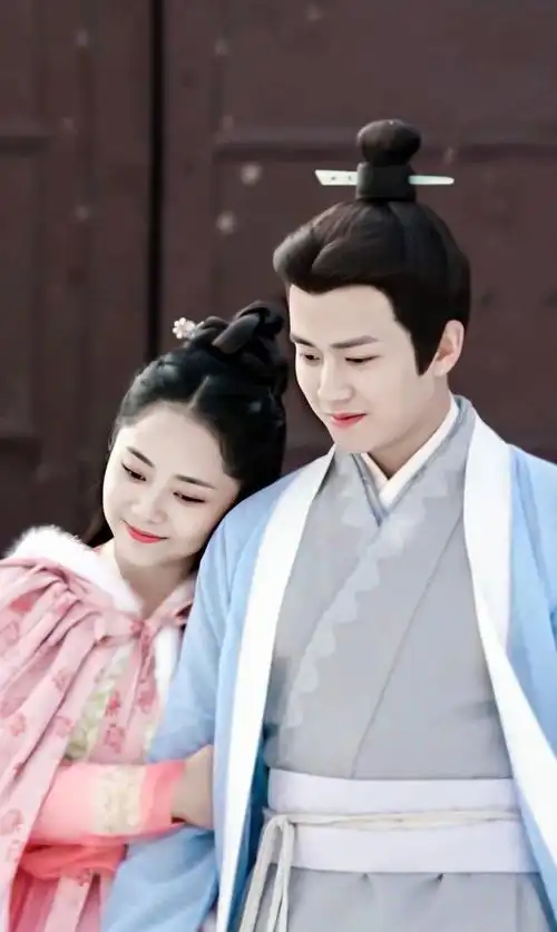 任嘉伦和谭松韵合作的锦衣之下要上星了这个坑我怕出不去了