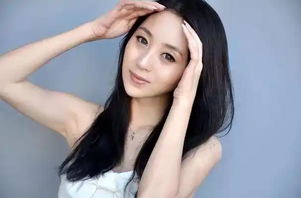 歌手云飞前妻资料 歌手云飞个人资料 - 歌词译