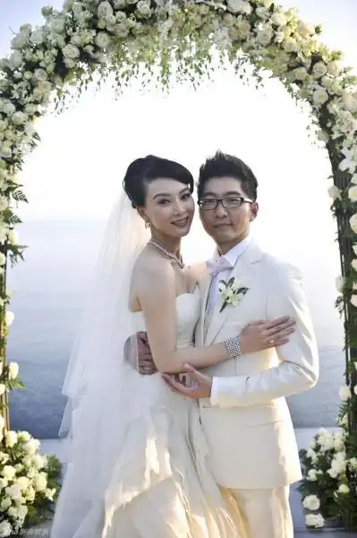 印小天婚照曝光 蔡少芬汤唯明星唯美婚纱照盘点