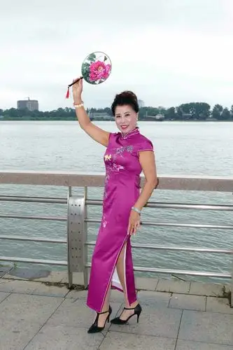 鸭绿江边魅力旗袍风采秀 - 美篇