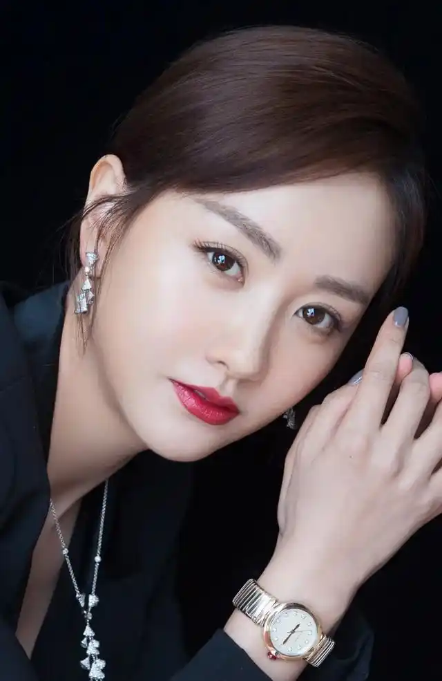 杨蓉个人写真合集:优雅唯美,清纯靓丽!