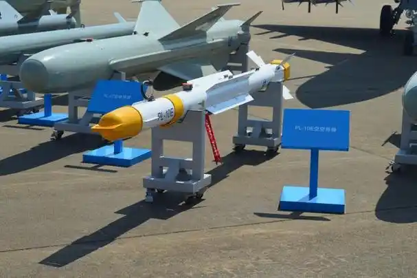 红色响尾蛇,中国最新型格斗弹霹雳-10,目前已经推出国际市场