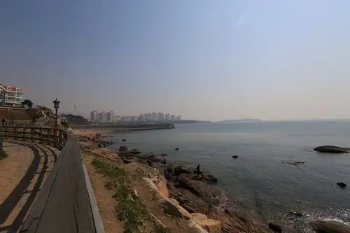 青岛燕儿岛公园空气清新,海水清彻,环境清静 拍摄于青岛燕儿岛公园20.