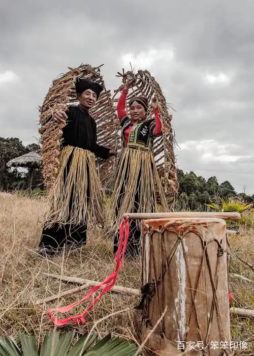 棕扇舞以叙事舞蹈的方式,讲述了哈尼人的生活,生产,述说了哈尼人刀耕