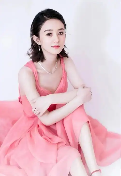 赵丽颖仙气十足