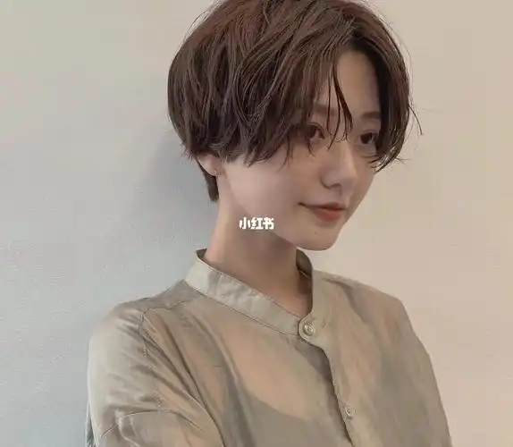 女生短发发型