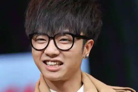 华晨宇是如何做到减肥完脱胎换骨的?辟谷让其焕然一新