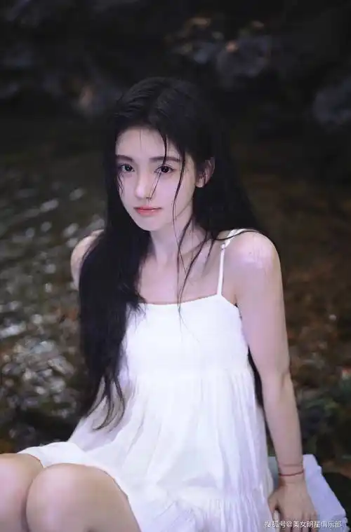 仙女驾到!30岁鞠婧祎,诱人凹凸如梦似幻!_音乐_公益_身份