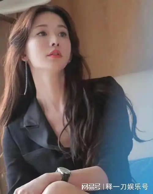 下嫁日本的林志玲真是一言难尽,不穿"内衣"照片,满屏全是尴尬