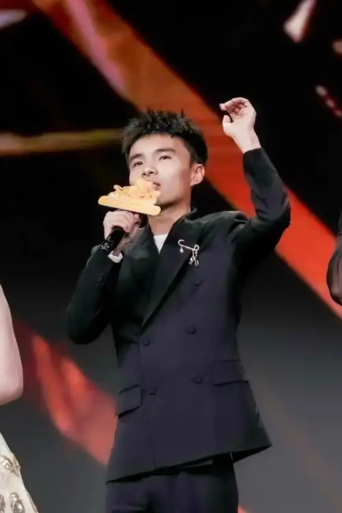 imp小鬼直播两周年和粉丝一起做公益