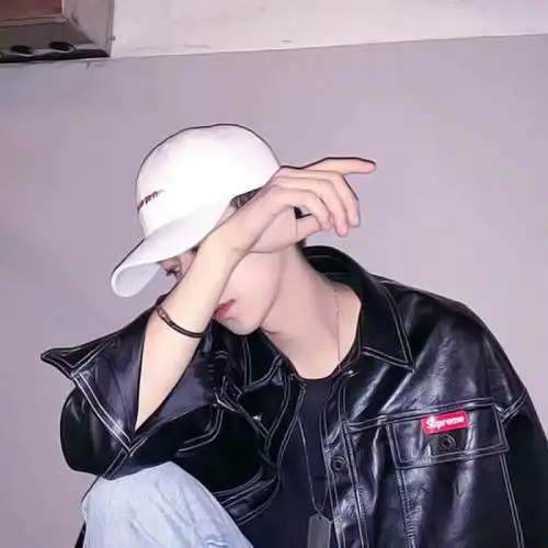 头像男生比自己优秀的人还在努力你没有资格说放弃