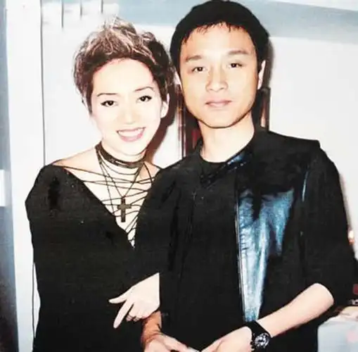 老照片:梅艳芳和张国荣