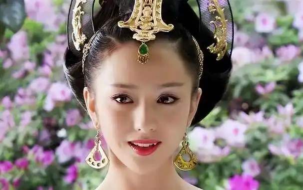 没想到,高亚麟塌房后,受伤的竟是佟丽娅,杨紫的话终于有人信了