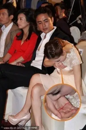 李小璐呕血照真相图