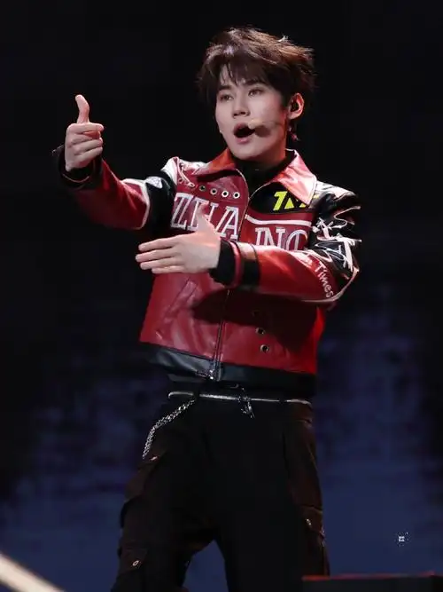 张真源超话#时代少年团叁重楼暨出道四周年演唱会#98#今日星拍放送