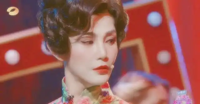 罕见的现代版"男扮女装"!没想到你是这样的孙坚!