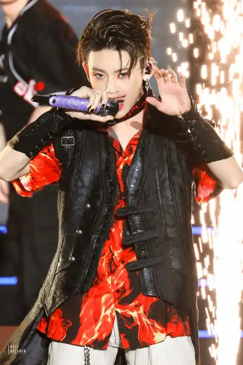 小鬼王琳凯0520生日快乐