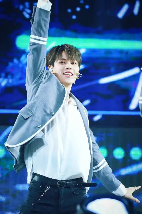 林彦俊相关图片