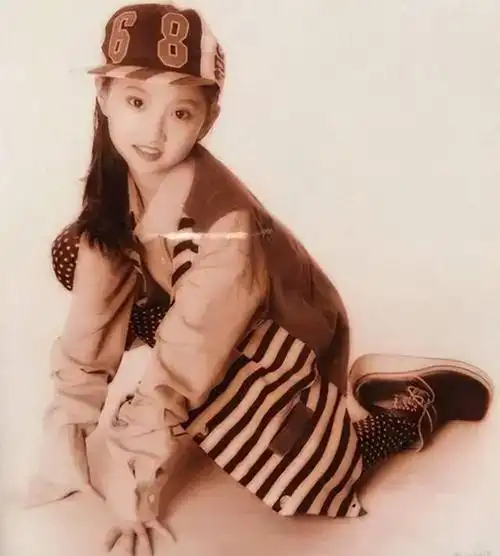 回顾:赖文峰出狱后娶妻生子,而杨钰莹至今未婚,她在追求什么?