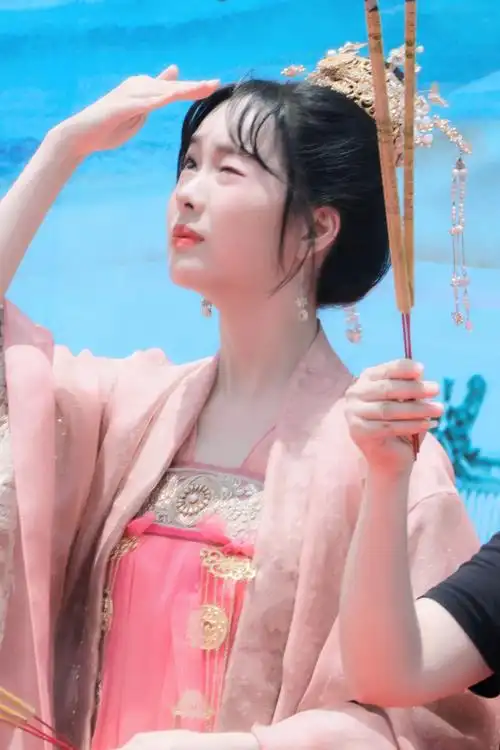 期待赵尧珂凤归四时歌闻素语