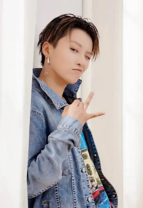 蜜蜂少女队刘雨昕写真图片89