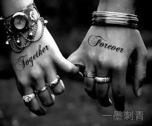 我对你呵护有加,尤其是刚刚结束纹身的那段日子里 你就犹如一个含苞待