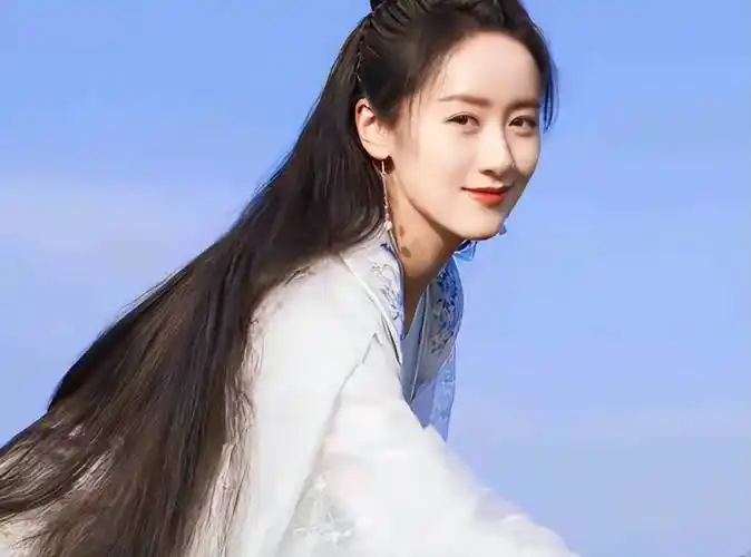 袁冰妍遭官方通报,偷税430w,曾被约谈仍不改,本人晒照:扬清风_税款