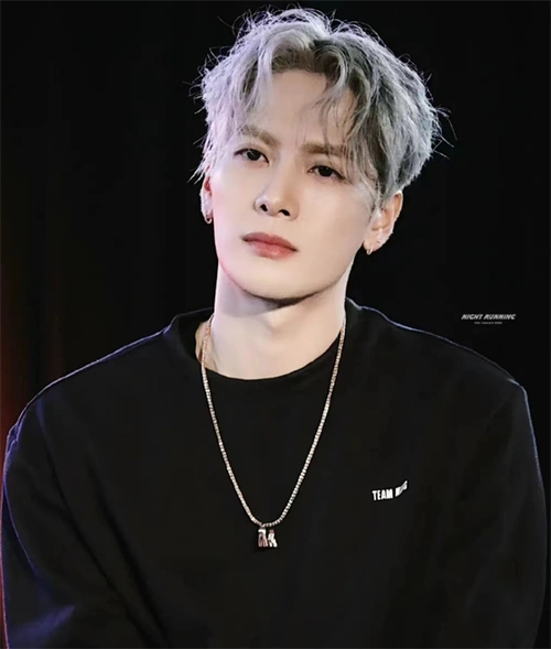 王嘉尔同款发型范本 帅出天际且不过时_明星发型 - 美发站