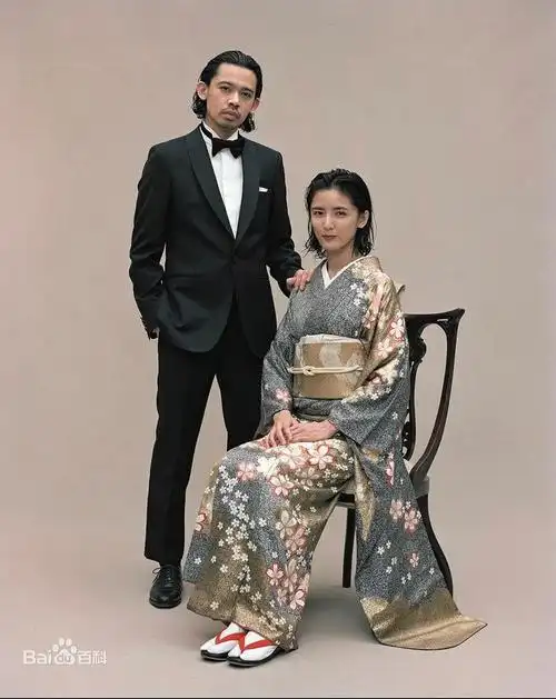 夏目三久(1984年8月6日)2021年4月2日宣布结婚涩谷昴(1981年9月22日)&