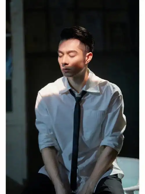 一路披荆斩棘,周柏豪的西装照不知迷倒了多少人#西装  #男士西装穿搭