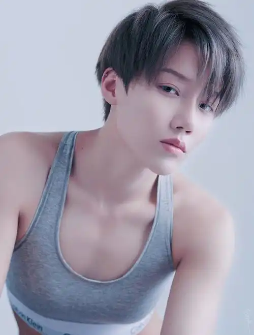 刘雨昕ck内衣代言人