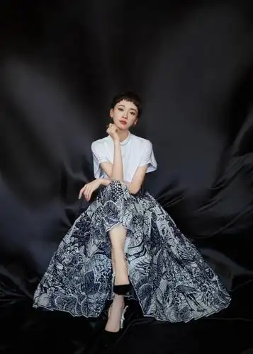 吴谨言短发造型被吐槽网友她的颜值本来就不高