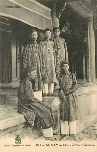 越南末代王朝阮朝时期的太监合照