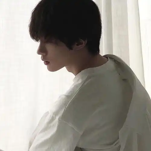 2020最火潮流帅气男生头像