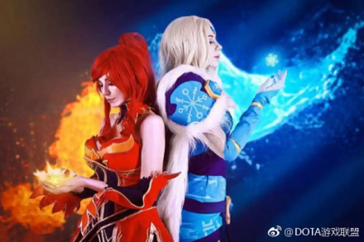 冰女火女姐妹花.