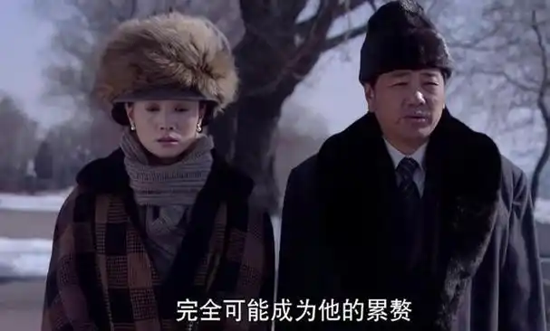 重温悬崖大结局才懂周乙用生命换来的情报暴露了内部的奸细