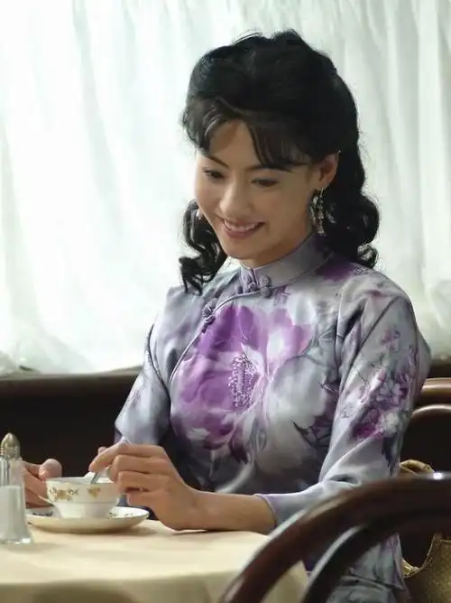 张柏芝的旗袍装,从清纯到妩媚,美得惊艳了时光!