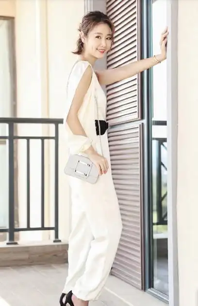 31日,林心如工作室有了新动态,晒出女神的美照,令人惊艳.