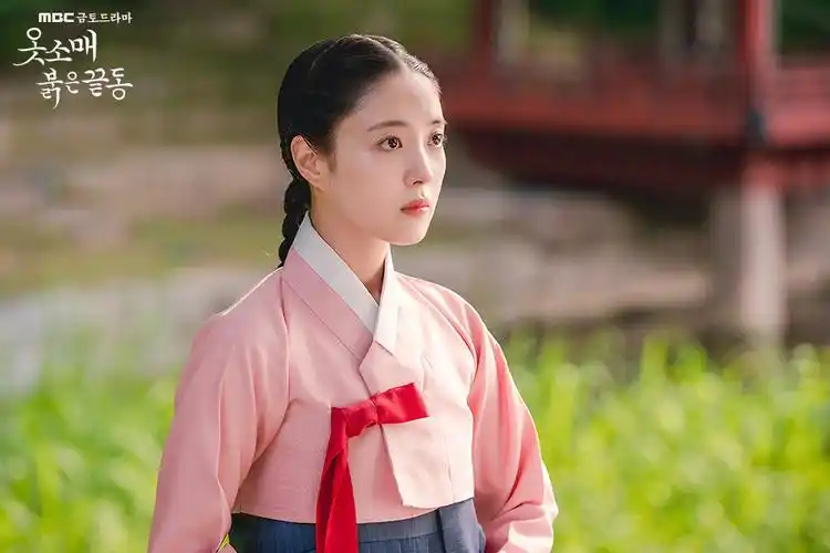 「古装剧信看」的韩国演员:李世荣