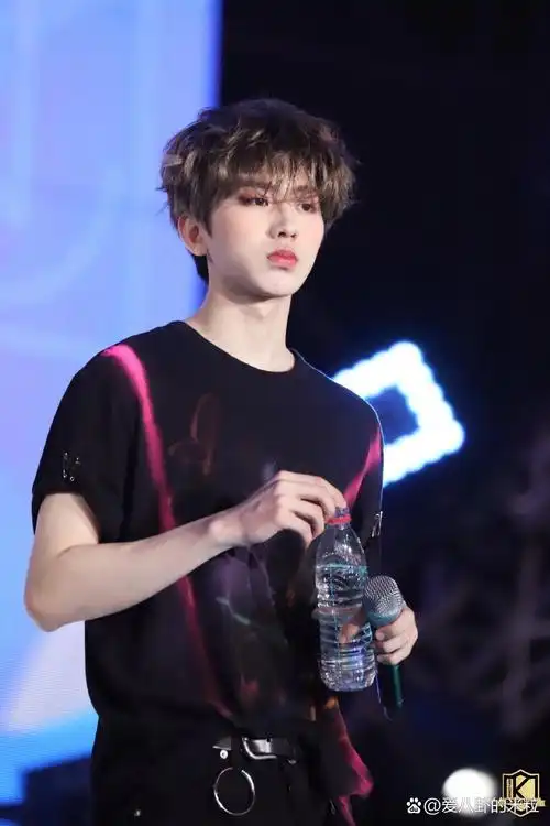 蔡徐坤 偶像练习生 分享一些在偶练时期的图