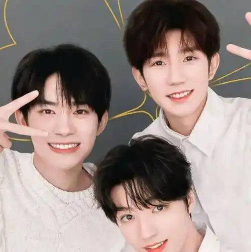 再看tfboys三人"处境",原来命运的馈赠,早已标好价格_王俊凯_王源_易