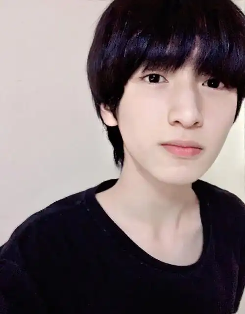 可以单独出道的锁骨#严浩翔的锁骨真的好绝!