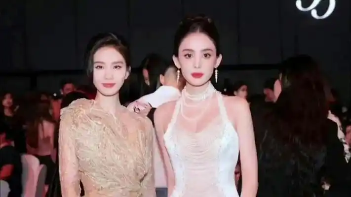 刘诗诗古力娜扎同框,两人状态获赞,网友:梦回《轩辕剑》时期