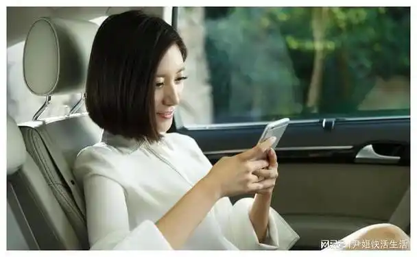 女领导去扫墓让我当司机路上被她妈妈看上非让我当女婿