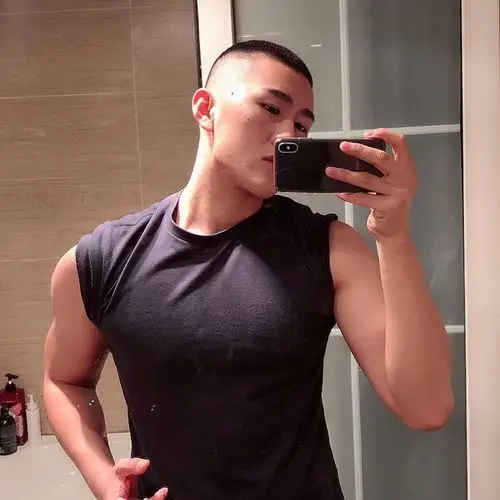 给自己p寸头#一直都是你的圆寸男孩,是你的男孩